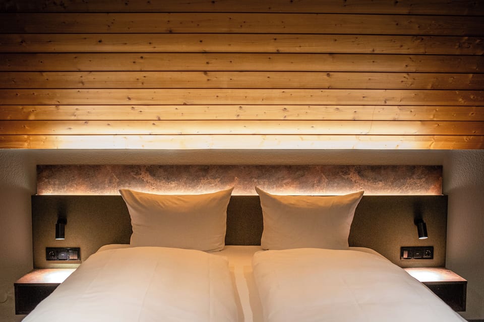 Family Apartment | Hypo-allergenic bedding, in-room safe, desk, laptop workspace