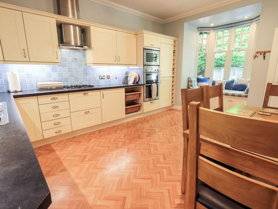 Cottage | Interior