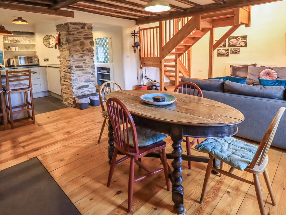 Cottage | Interior