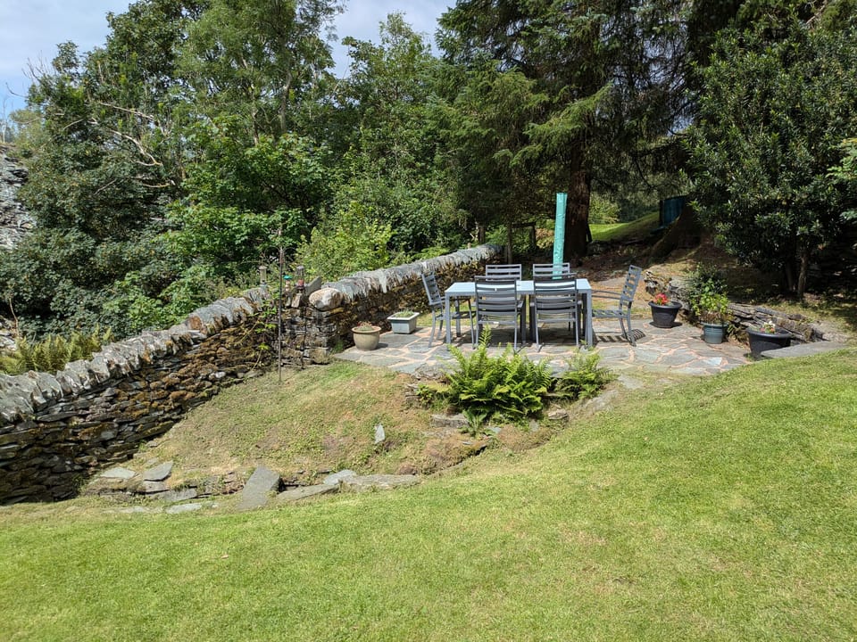 Cottage | Outdoor dining