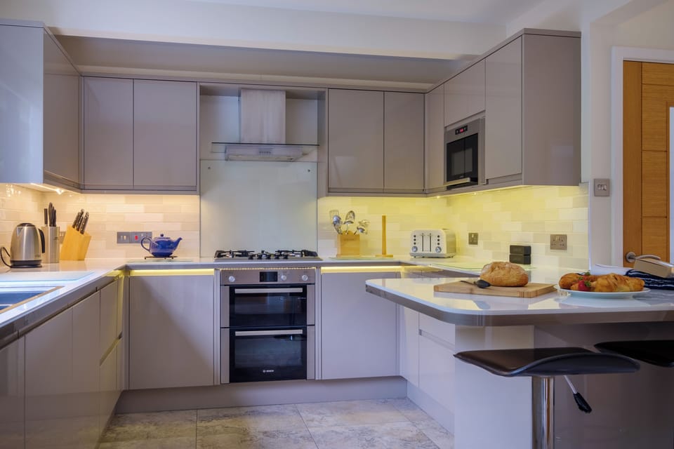 Fridge, dishwasher, electric kettle, toaster