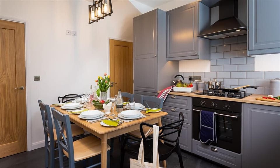 Fridge, dishwasher, cookware/dishes/utensils