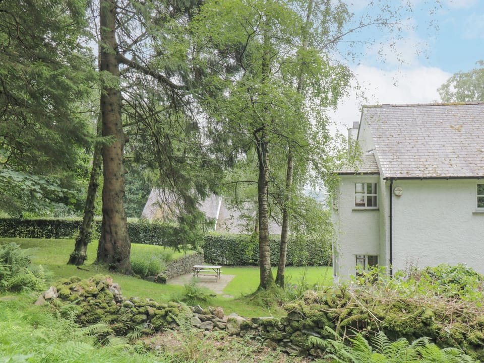 Cottage | Property grounds