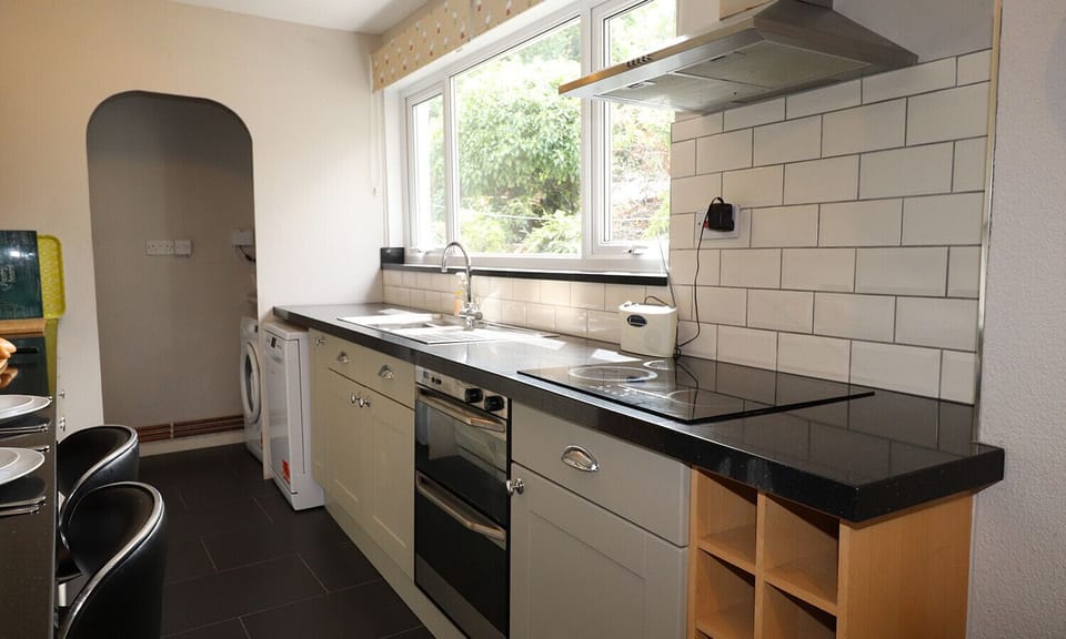 Fridge, dishwasher, cookware/dishes/utensils