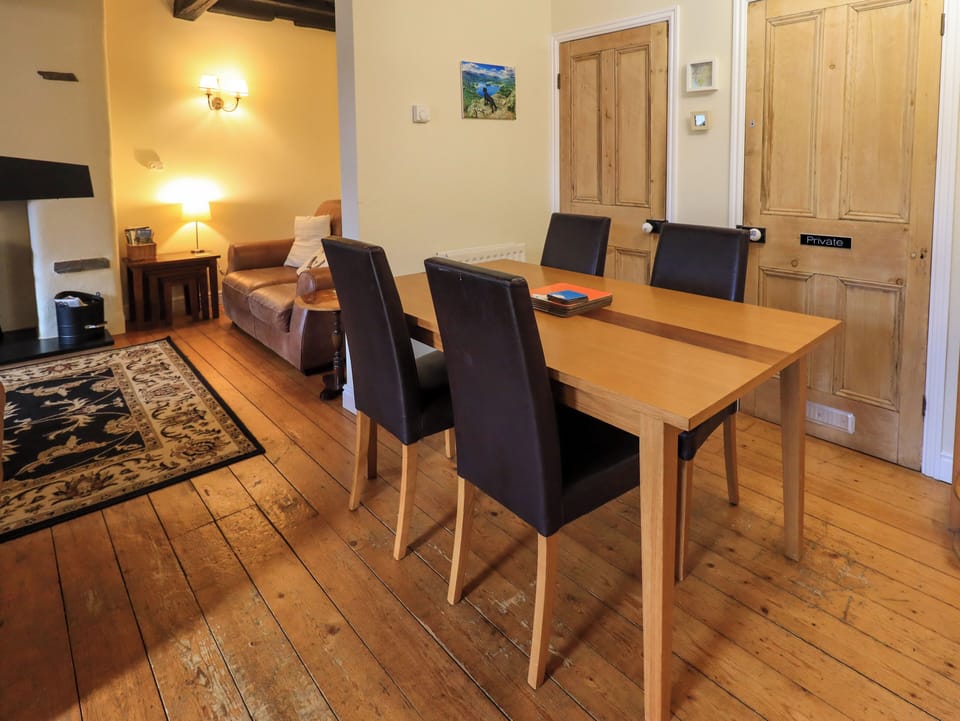 Cottage | Dining