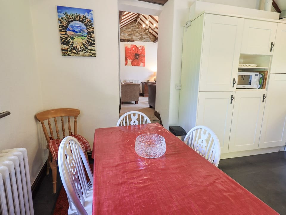 Cottage | Dining