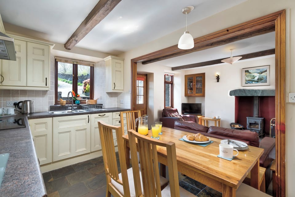 Cottage | Dining