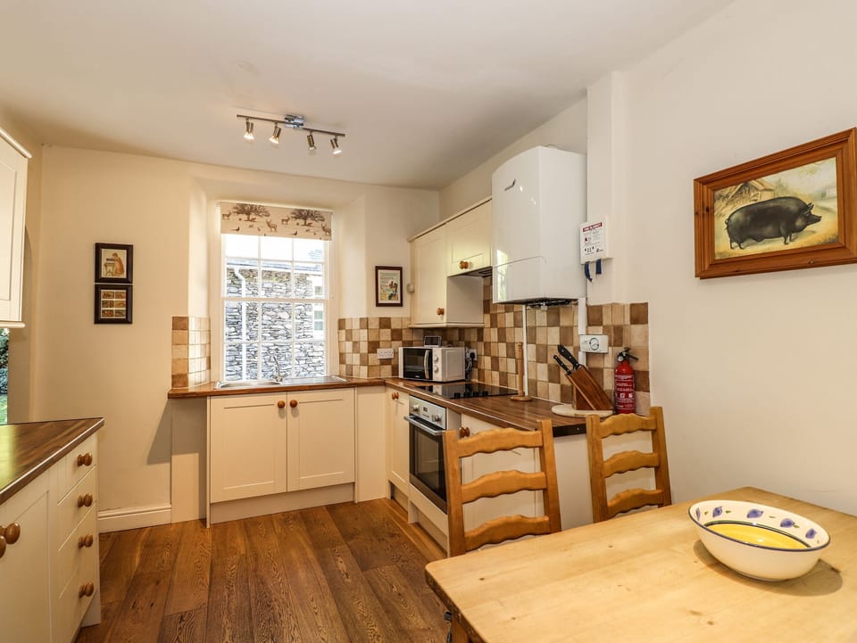Fridge, dishwasher, cookware/dishes/utensils