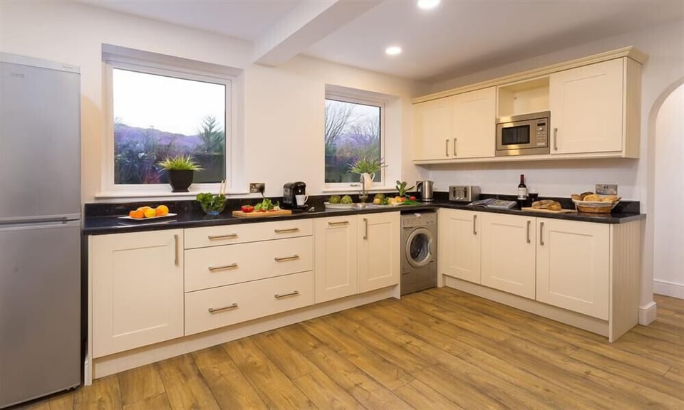 Fridge, dishwasher, cookware/dishes/utensils