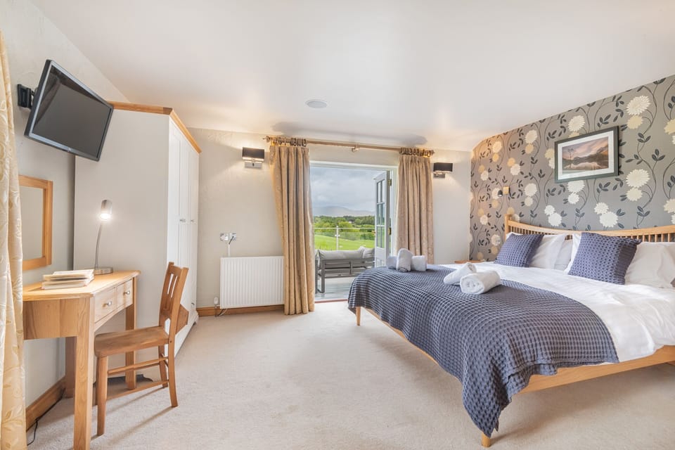 4 bedrooms, individually decorated, individually furnished, free WiFi