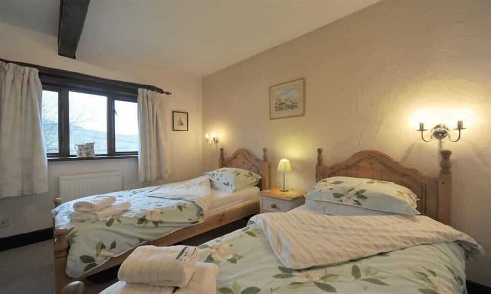 2 bedrooms, individually decorated, individually furnished, free WiFi