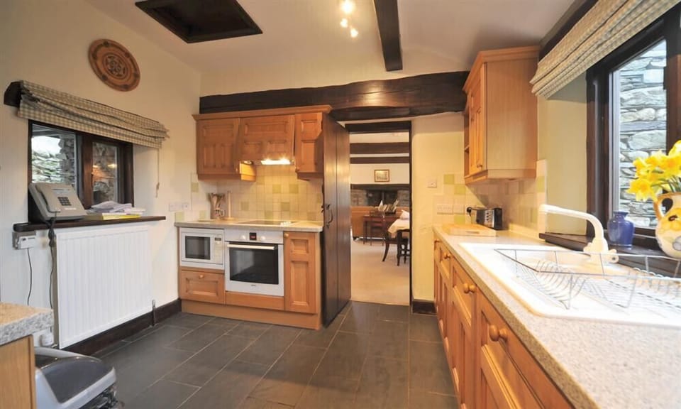 Fridge, dishwasher, cookware/dishes/utensils