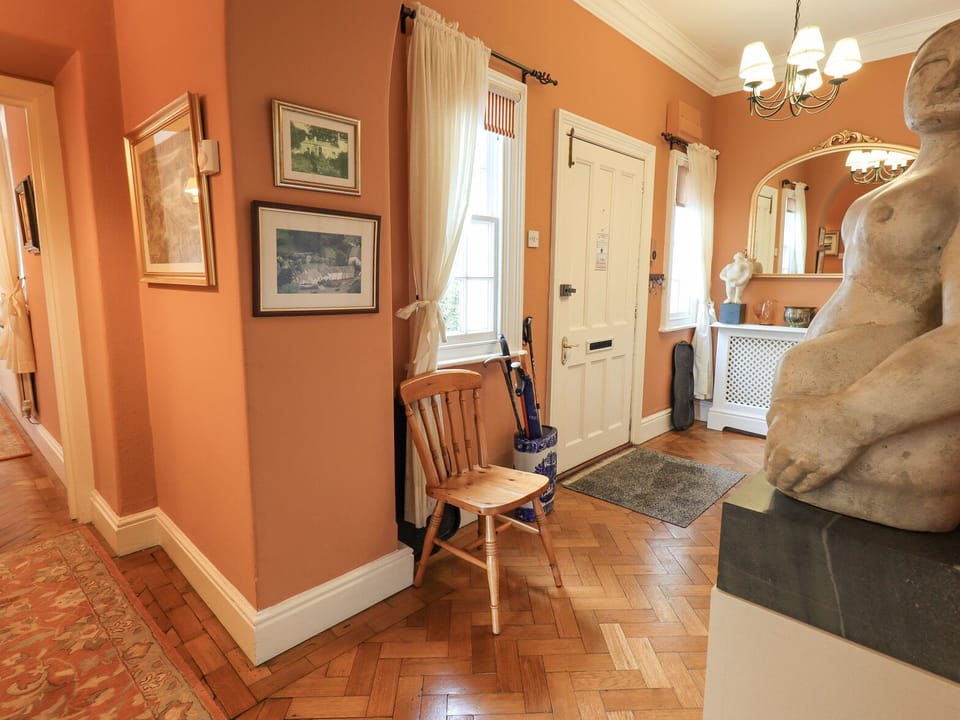 Cottage | Interior