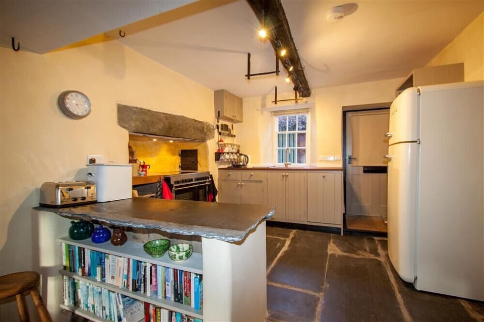 Fridge, dishwasher, cookware/dishes/utensils