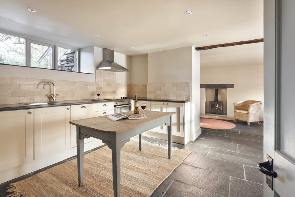 Cottage | Private kitchen | Fridge, dishwasher, cookware/dishes/utensils