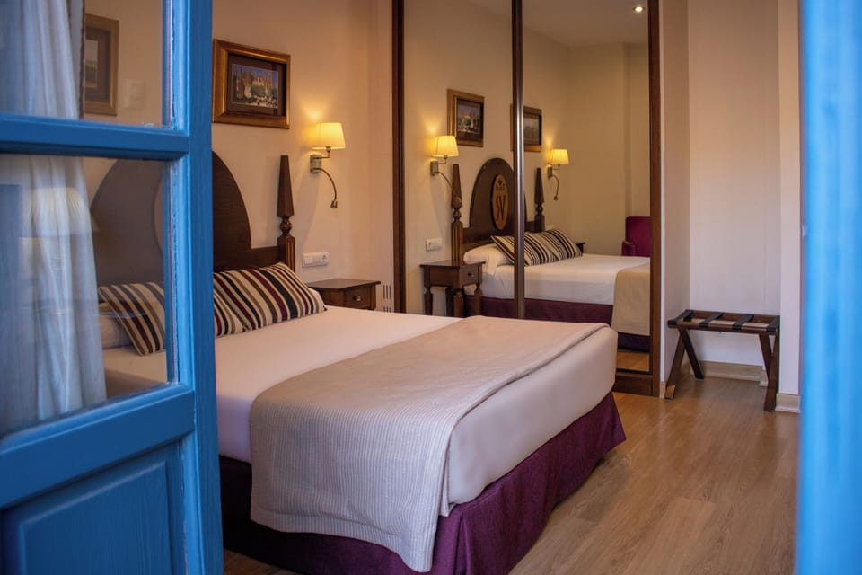 Deluxe Double Room | Minibar, in-room safe, desk, cribs (surcharge)