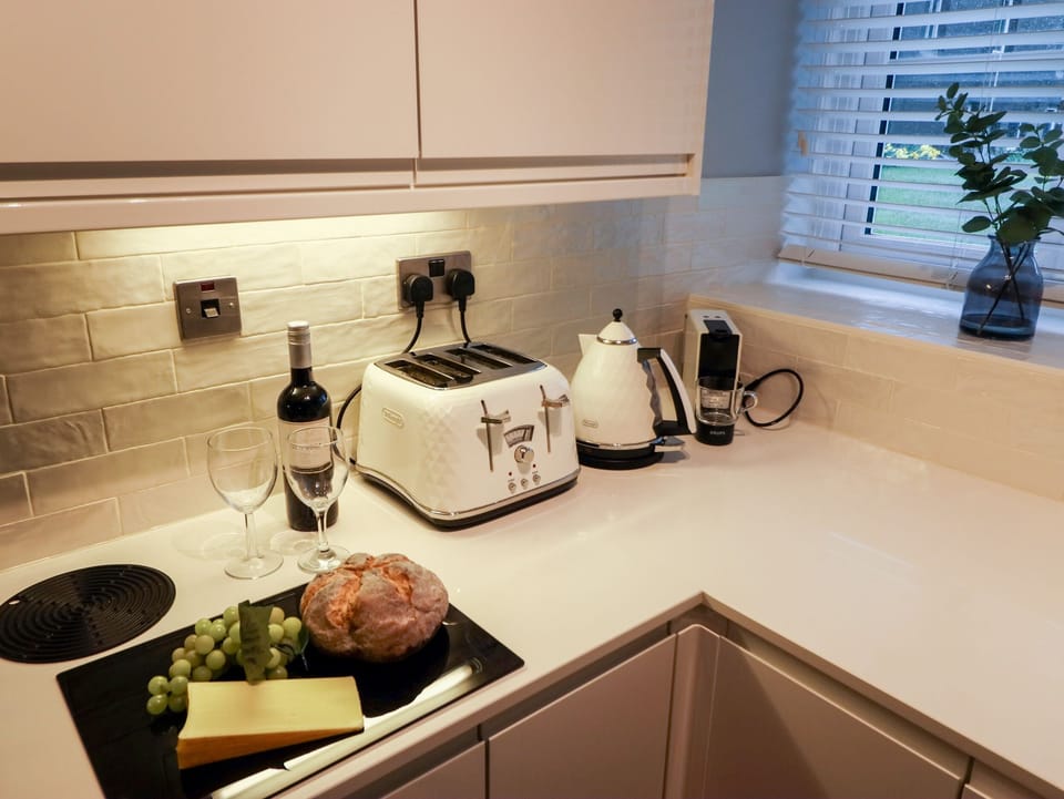 Cookware/dishes/utensils