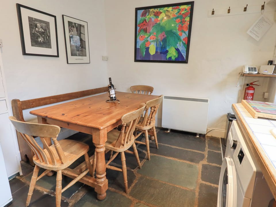 Cottage | Dining