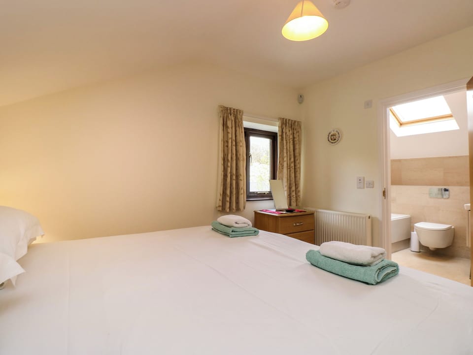 Cottage | 2 bedrooms, individually decorated, individually furnished, free WiFi