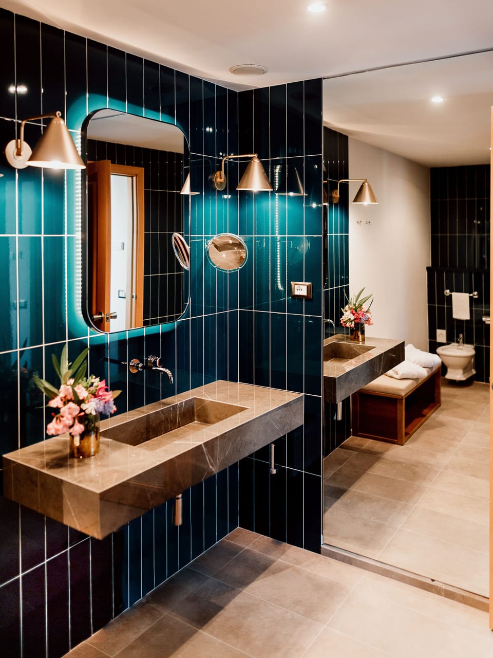 Eco-friendly toiletries, hair dryer, bidet, towels