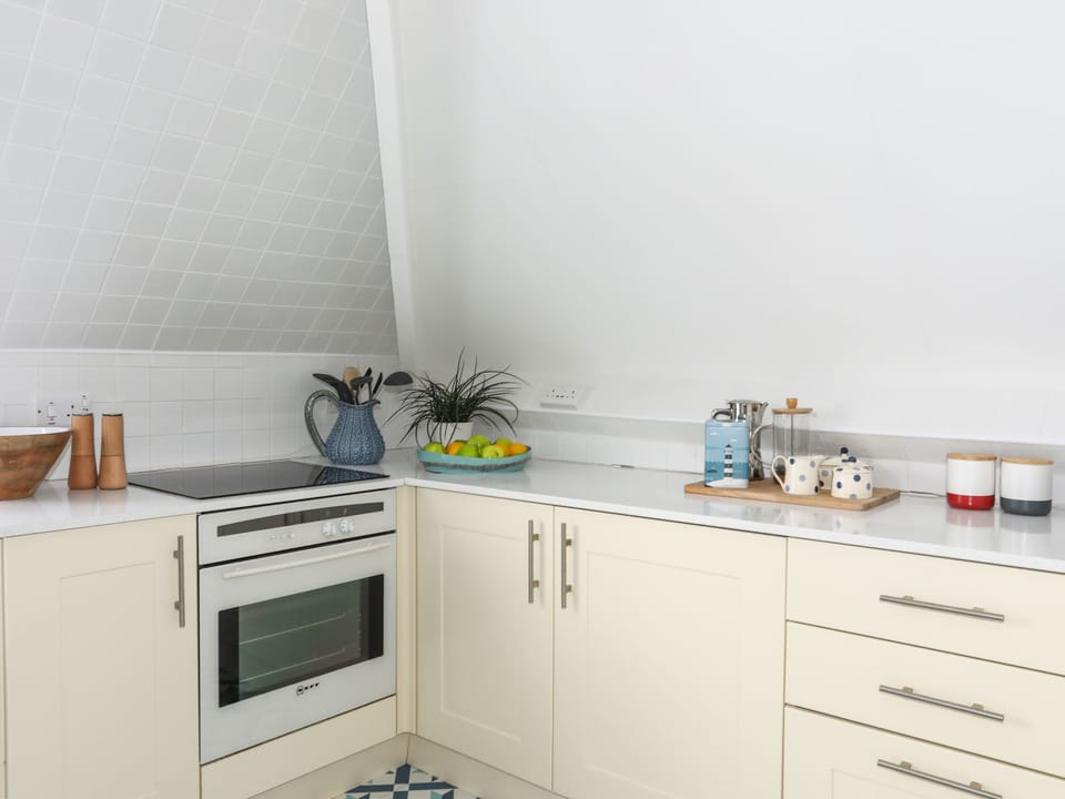 Cottage | Private kitchen | Fridge, dishwasher, electric kettle, toaster