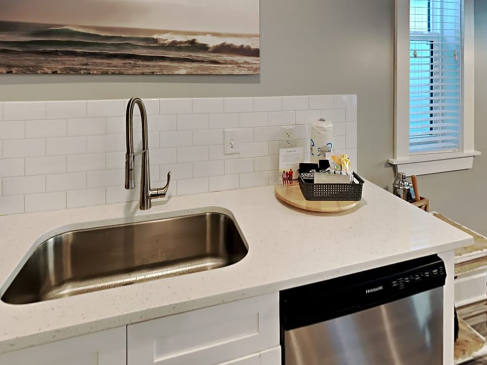 Condo, Multiple Beds, Balcony | Private kitchen | Fridge, microwave, oven, stovetop