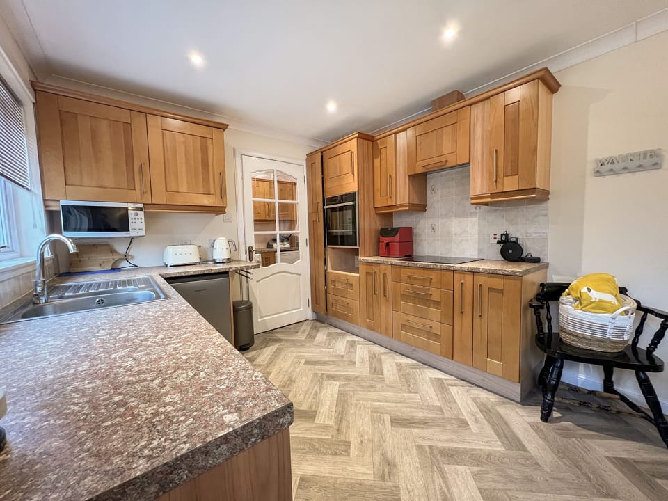 Fridge, dishwasher, electric kettle, toaster