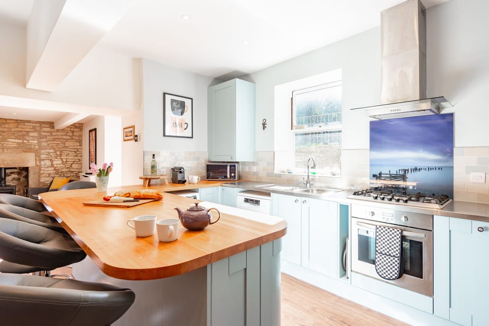 Fridge, dishwasher, electric kettle, toaster