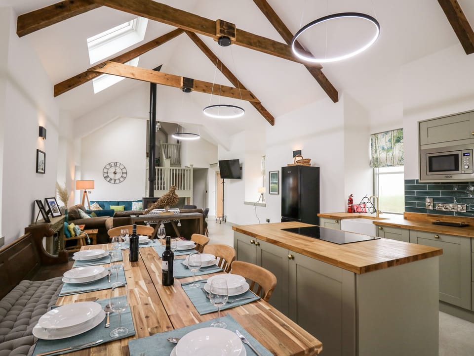 Cottage | Private kitchen | Fridge, dishwasher, electric kettle, toaster