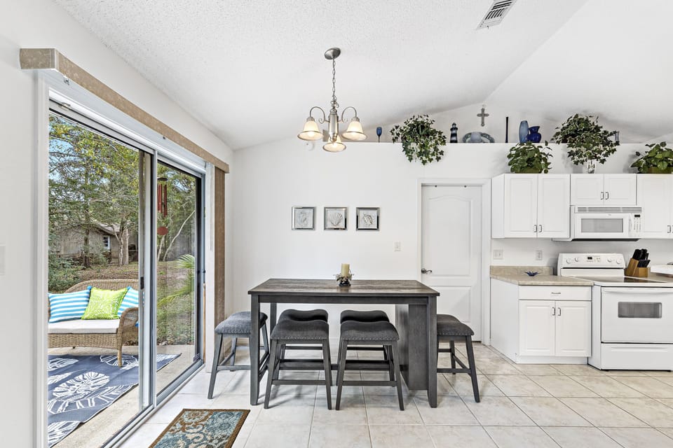 Classic House, 3 Bedrooms, Patio | In-room dining