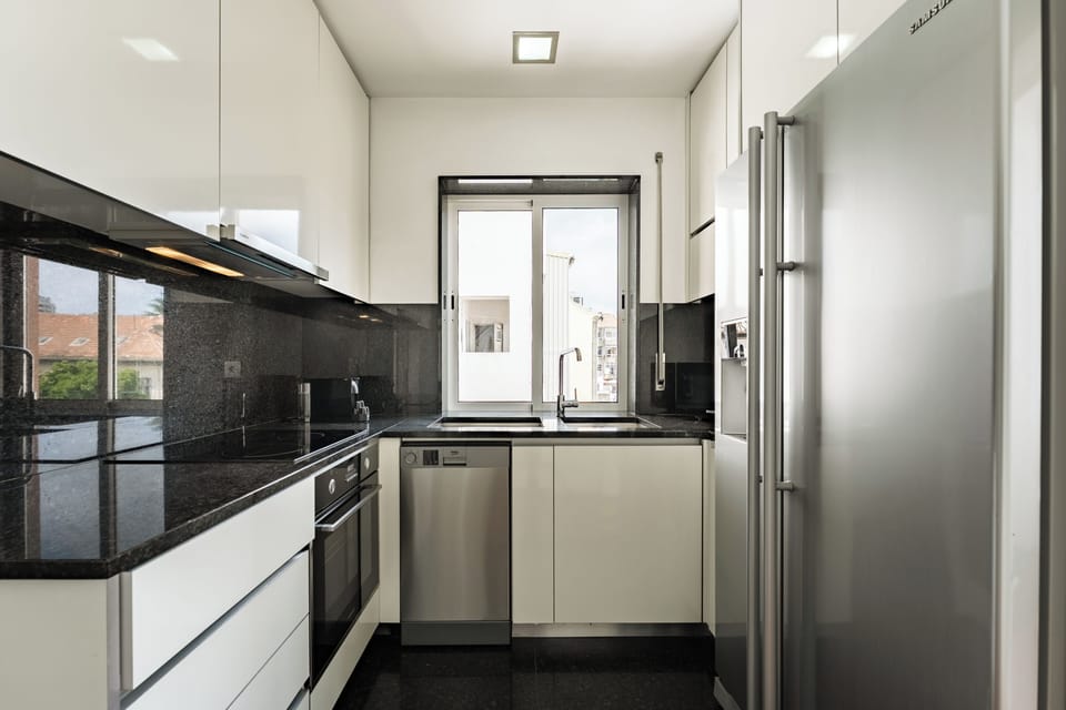 Classic Apartment | Private kitchen | Fridge, microwave, oven, dishwasher