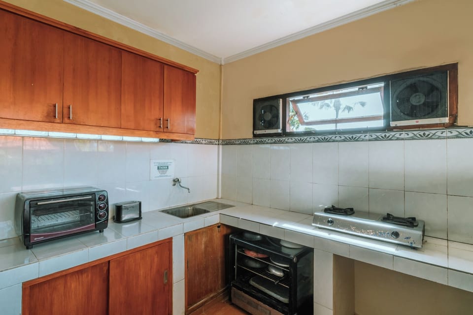 Microwave, electric kettle