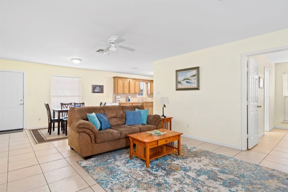 House (3 Bedrooms) | Property amenity