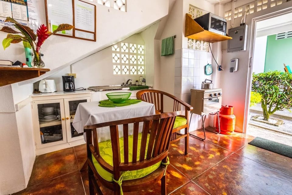 Economy Studio, Non Smoking, Garden View | Blackout drapes, iron/ironing board, WiFi (free), bed sheets