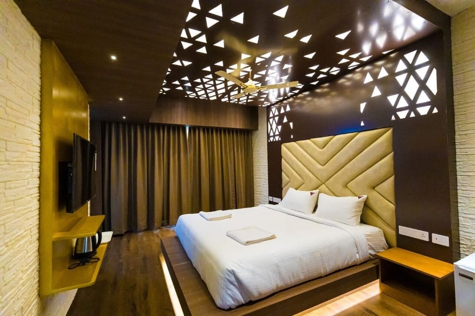 Royal Studio Suite | In-room safe, individually decorated, individually furnished, desk