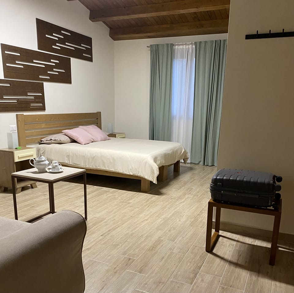 Superior Room | WiFi (free), bed sheets