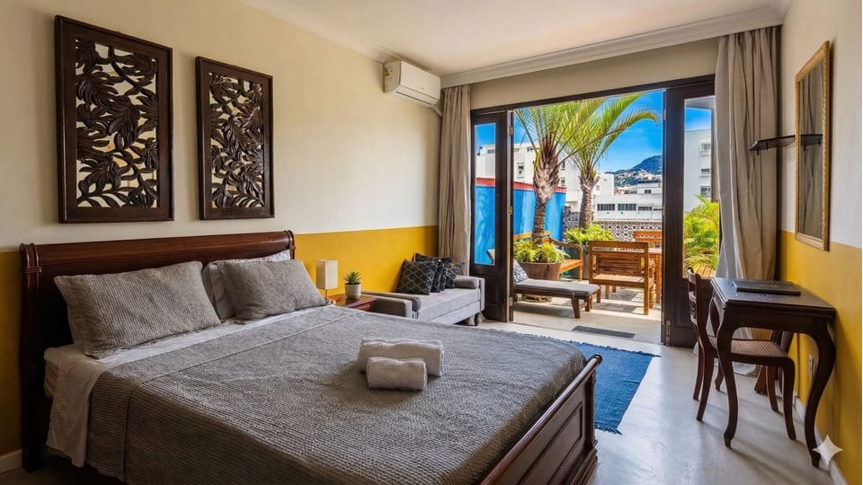 Luxury Penthouse | 3 bedrooms, individually decorated, individually furnished, desk