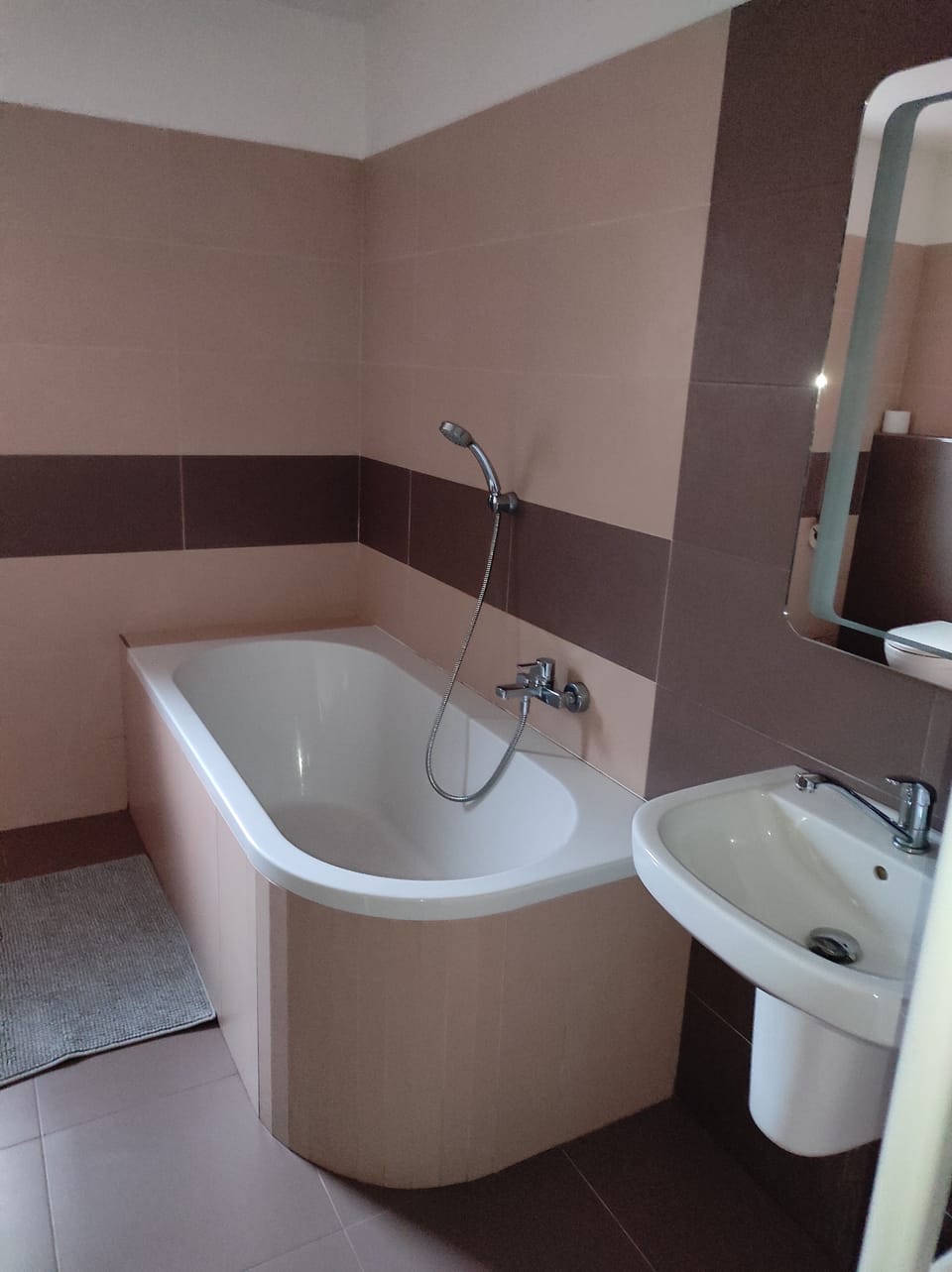 Family Double or Twin Room | Bathroom