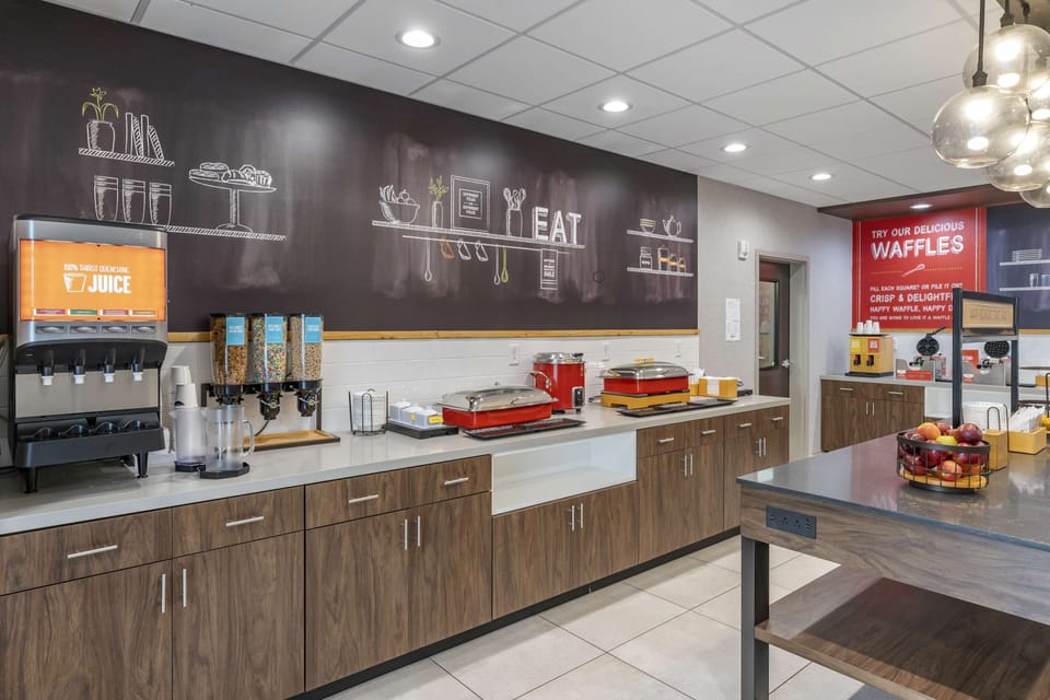 Free daily buffet breakfast