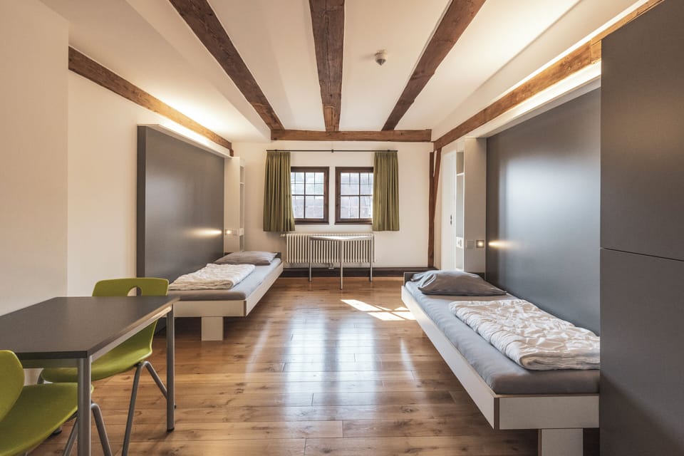 Twin Room, 2 Twin Beds | Hypo-allergenic bedding, desk, free WiFi, bed sheets