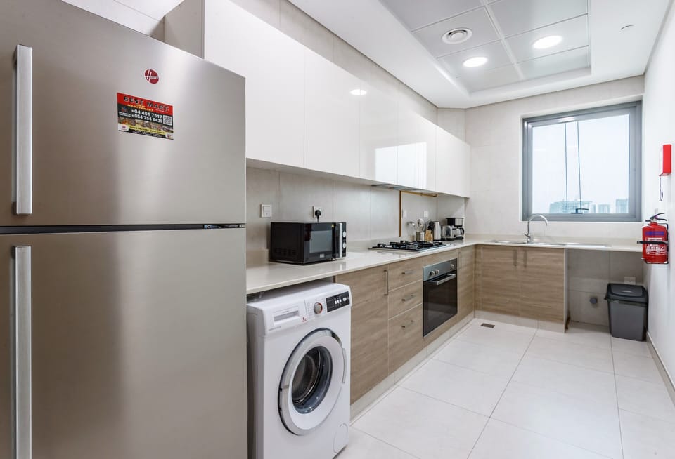 Premium Apartment, 2 Bedrooms, Balcony | Private kitchen | Full-size fridge, microwave, oven, stovetop