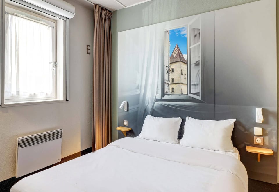 Double Room, Accessible, Non Smoking | Premium bedding, down comforters, desk, soundproofing