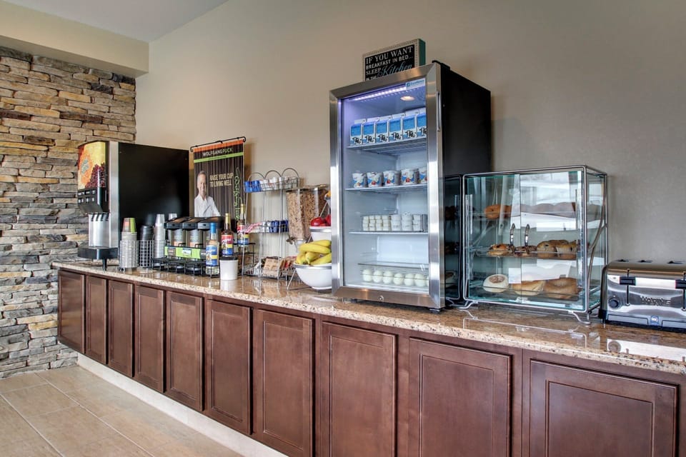 Free daily self-serve breakfast