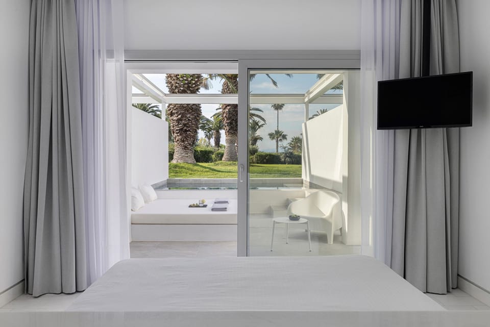 In-room safe, desk, blackout drapes, soundproofing