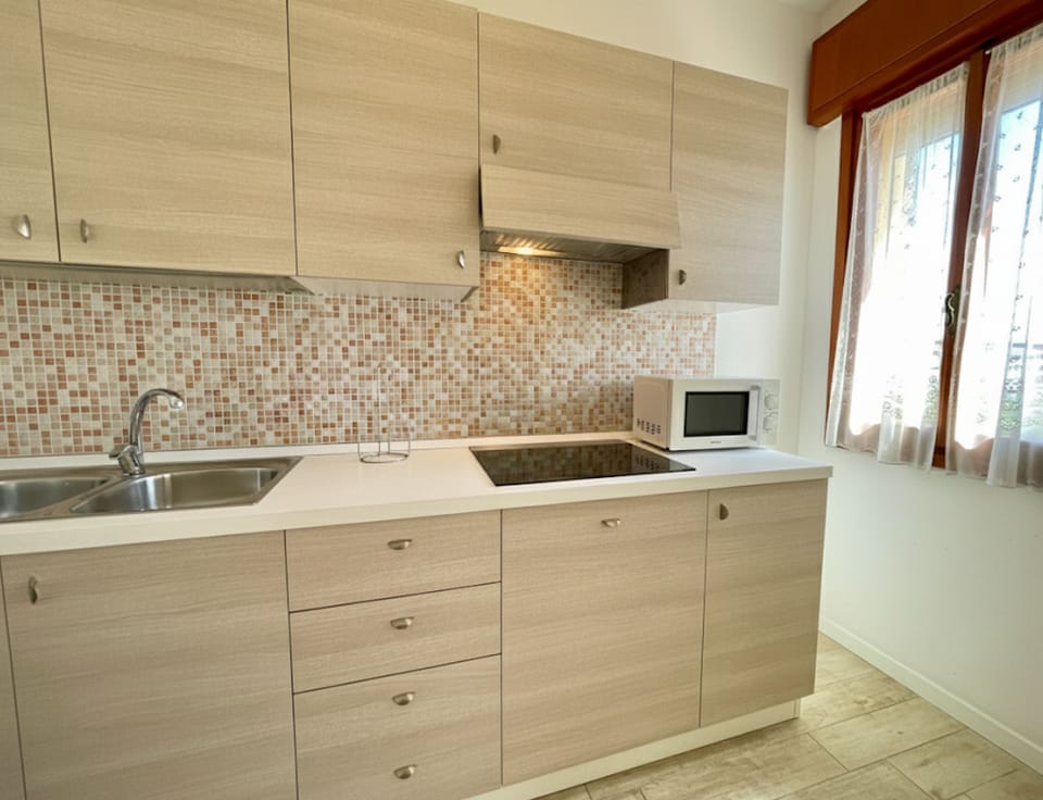 Apartment, 2 Bedrooms, Balcony, City View | Interior