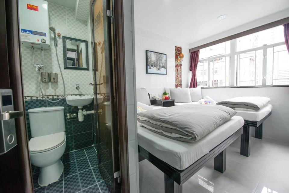 Family Room | Minibar, in-room safe, soundproofing, free WiFi