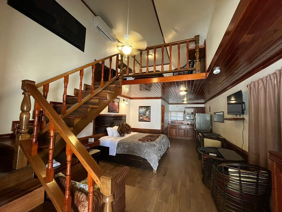 Family Cabana | In-room safe, free WiFi, bed sheets, alarm clocks