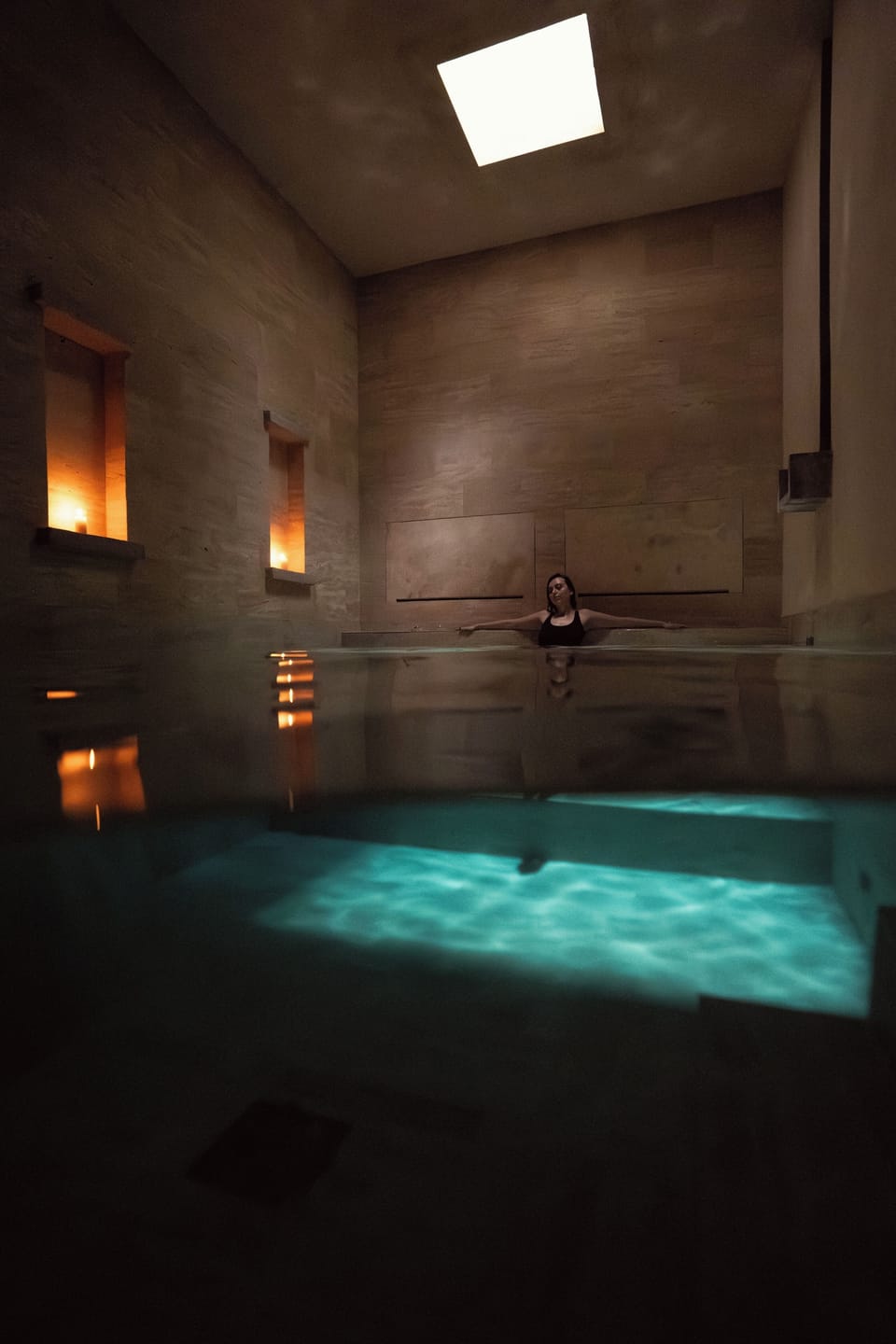 Sauna, hot tub, steam room, hot stone massages, deep-tissue massages