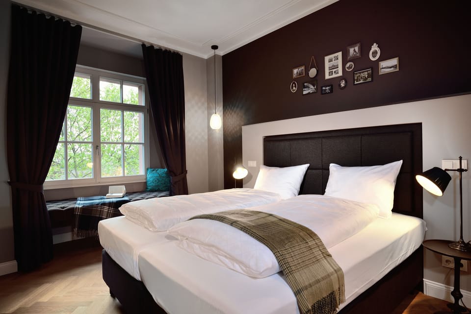 Premium bedding, in-room safe, desk, blackout drapes