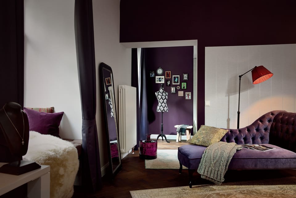 Large Room (Single Use) | Living area | Flat-screen TV